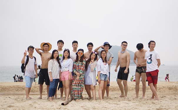 想过不一样的周末吗?粉果科技这里有!