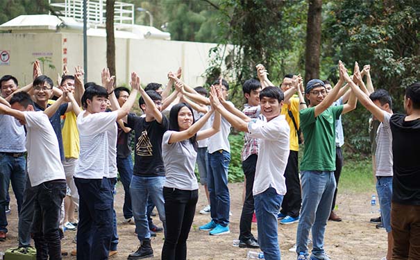 想过不一样的周末吗?粉果科技这里有!