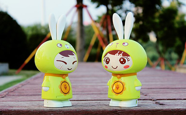 儿童陪伴机器人APP开发